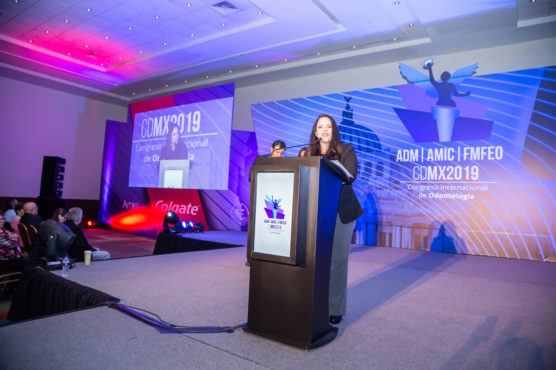 Salon del Congreso Internacional de Odontologia ADM-AMIC